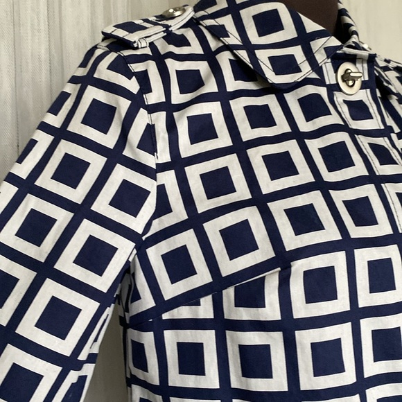 Talbots short trench geometric, toggle coat! Modern/classic Size 5 - Picture 3 of 17